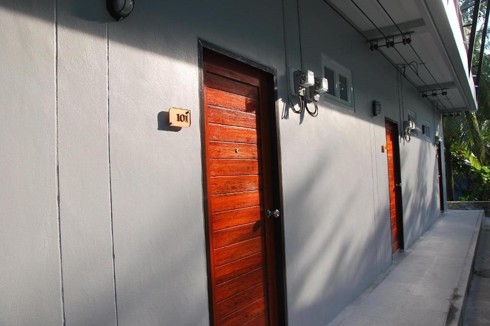 Snooze Inn Phuket - Free Shuttle To Bang Rong Pier Pa Khlok Extérieur photo